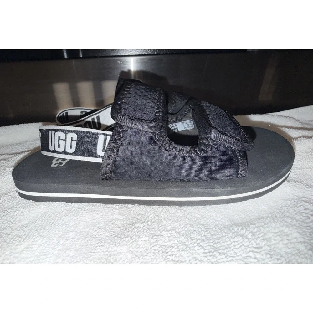Ugg Sandals Boys Black and‎ White Sandals Youth Size 12